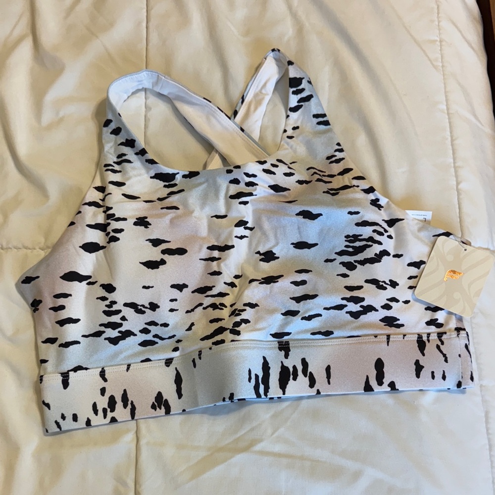 Fabletics Black and White Patterned Sports Bra